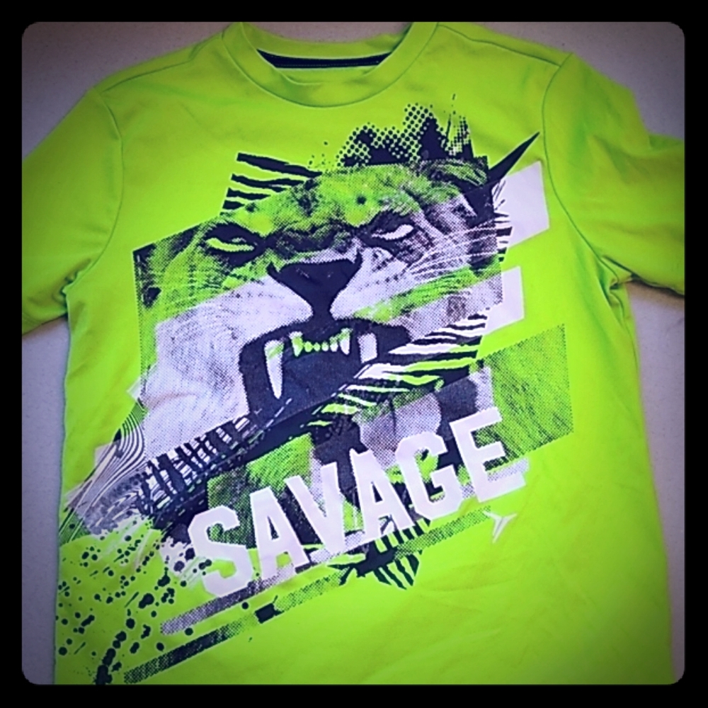 😺 $2 bundle item, boy's tee, size 8, Go Dry